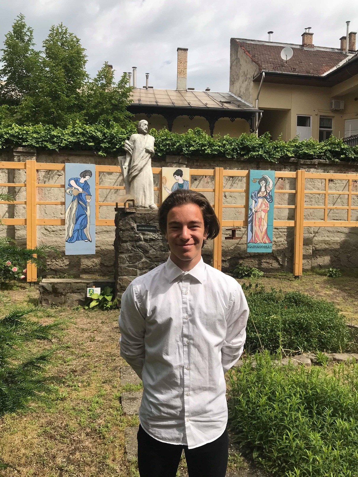 33045782 1568454059948410 1144856350593908736 n