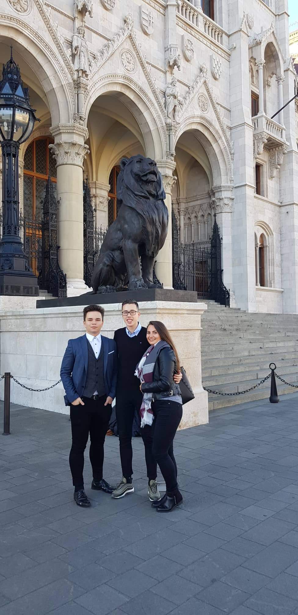 received 562881740828820