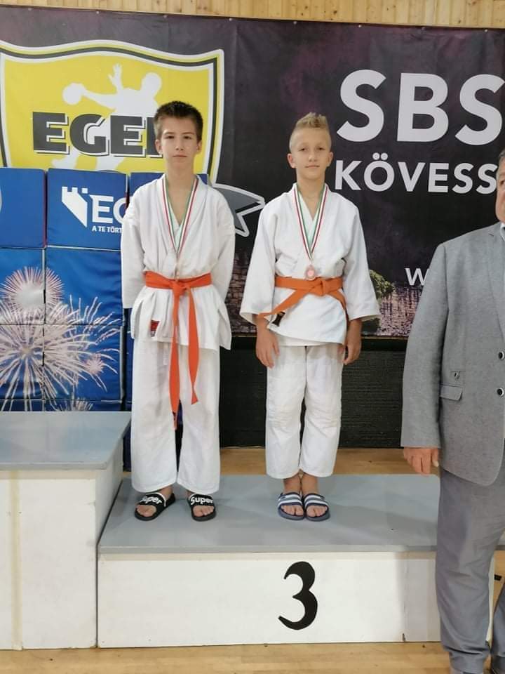 Rozsavolgyi bence 5a